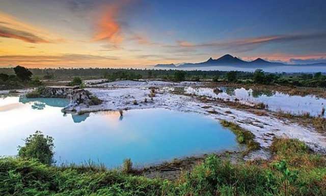 Destinasi Batu Nenek